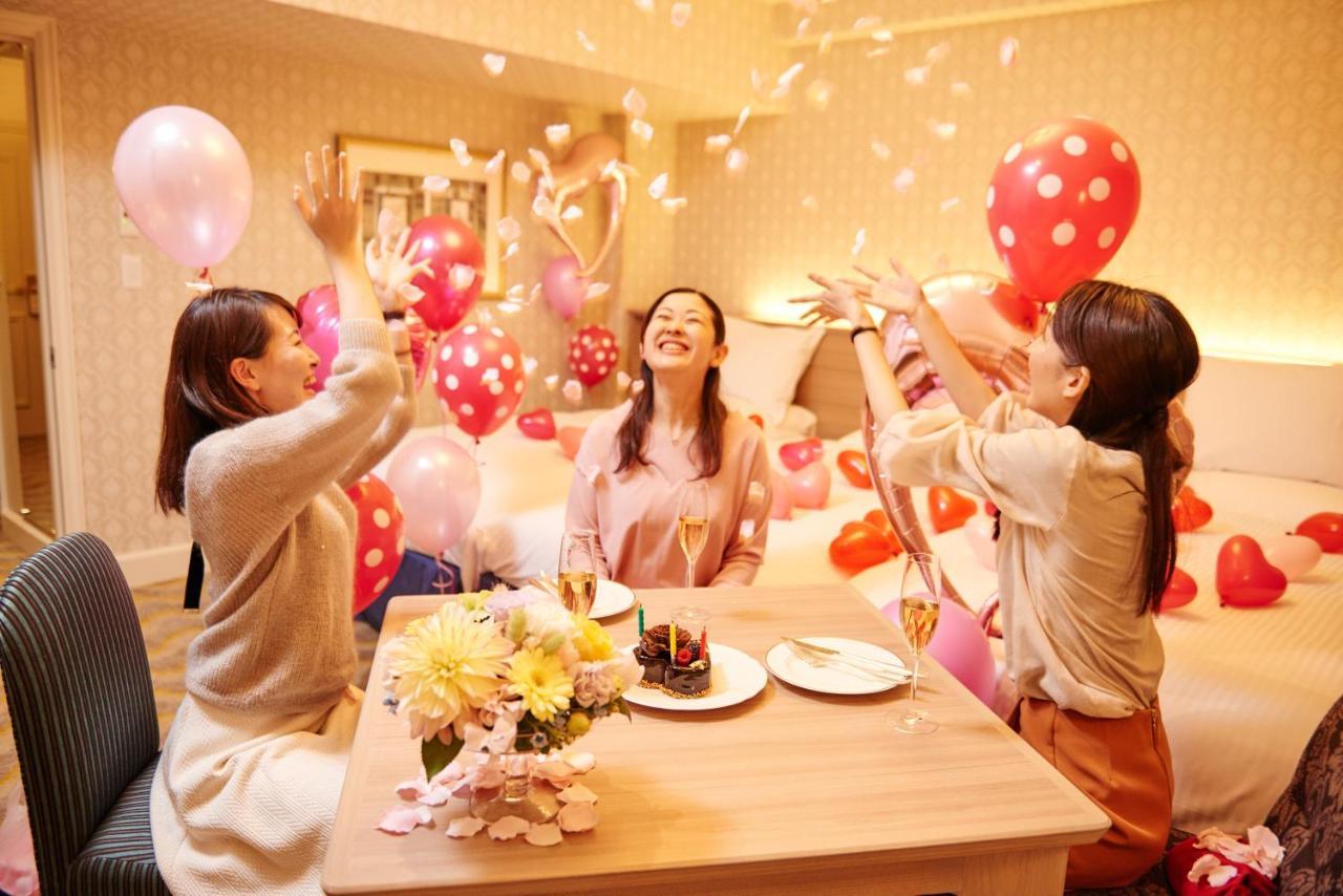Hotel Okura Tokyo Bay Urayasu Zewnętrze zdjęcie A party in Japan